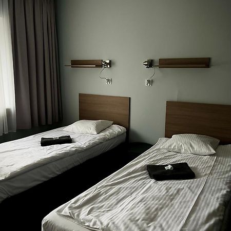 Hostel Azymut Wrzesnia Bagian luar foto