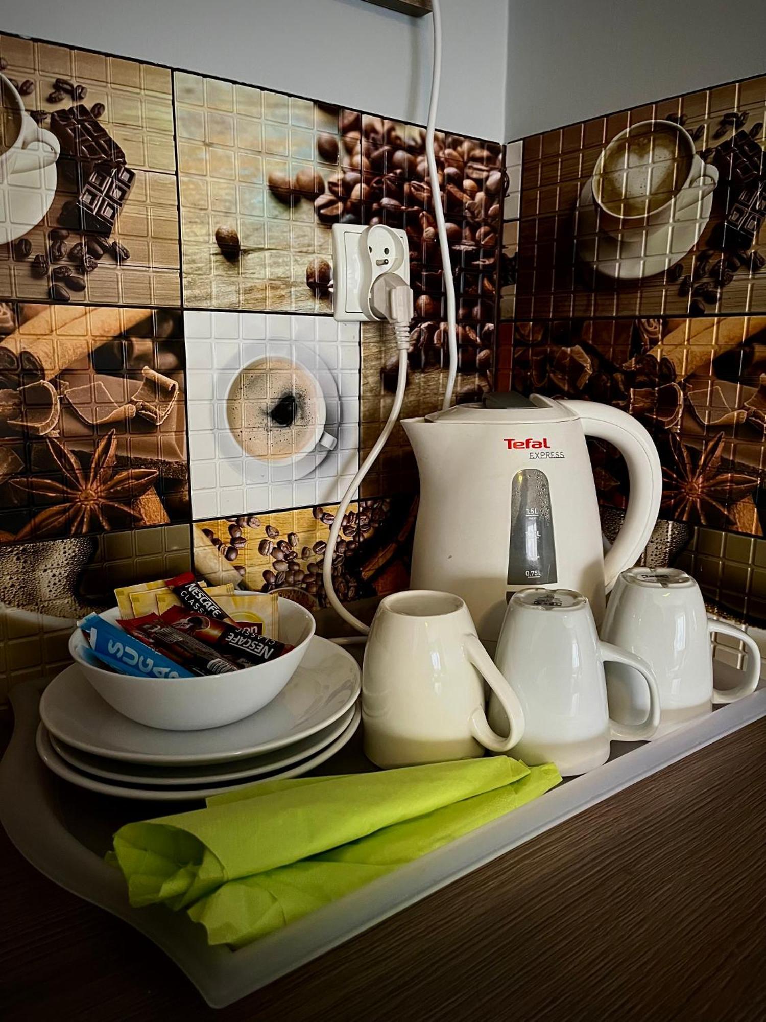 Hostel Azymut Wrzesnia Bagian luar foto