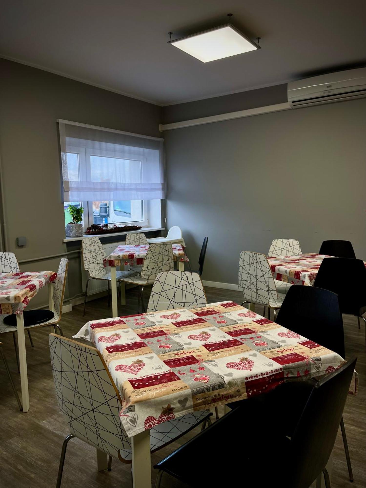 Hostel Azymut Wrzesnia Bagian luar foto
